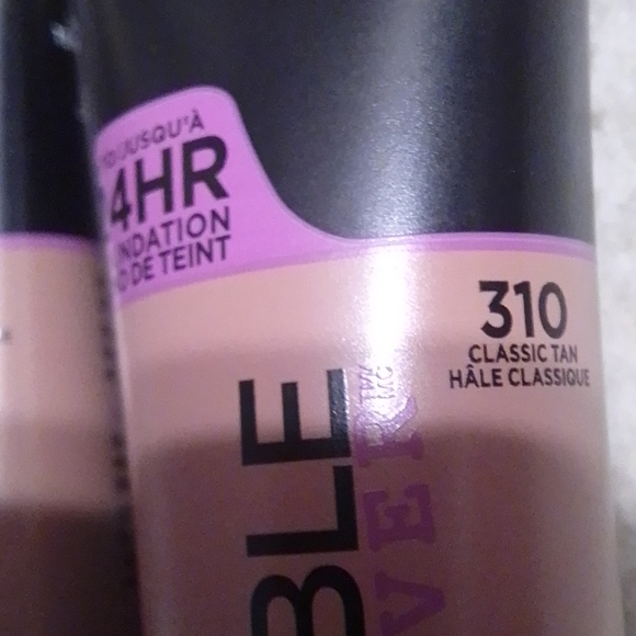 Loreal Paris Foundations - Picture 4 of 12